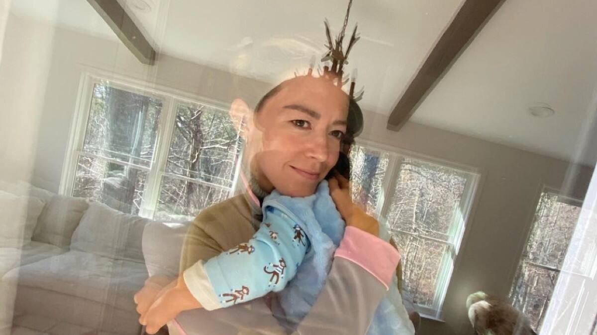 Fernanda Castillo vive una sentimental despedida con su hijo