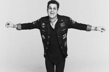 Aplazada la gira de Carlos Vives por aumento de Covid-19