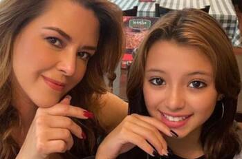 Hija de Alicia Machado se roba las miradas en el cumpleaños de su madre
