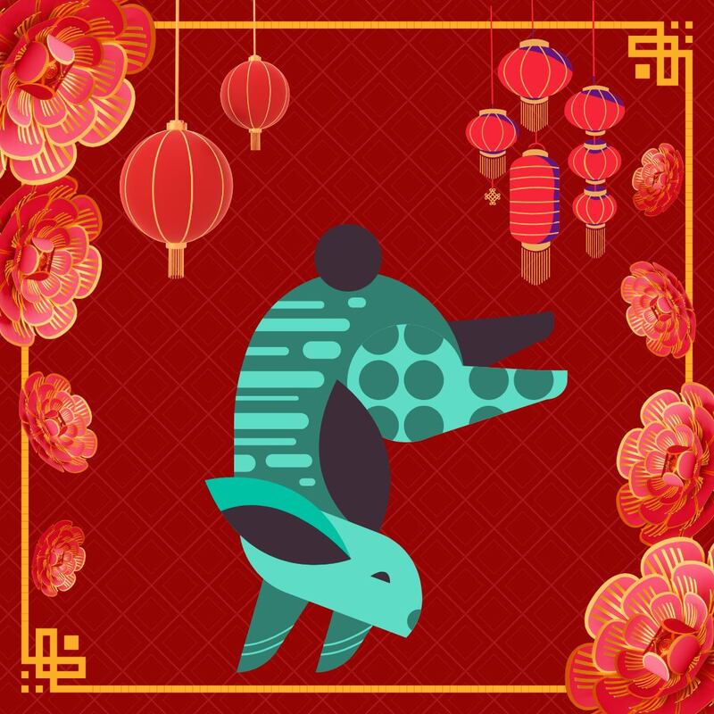 Caricatura de un conejo sobre un fondo rojo decorado con motivos orientales.