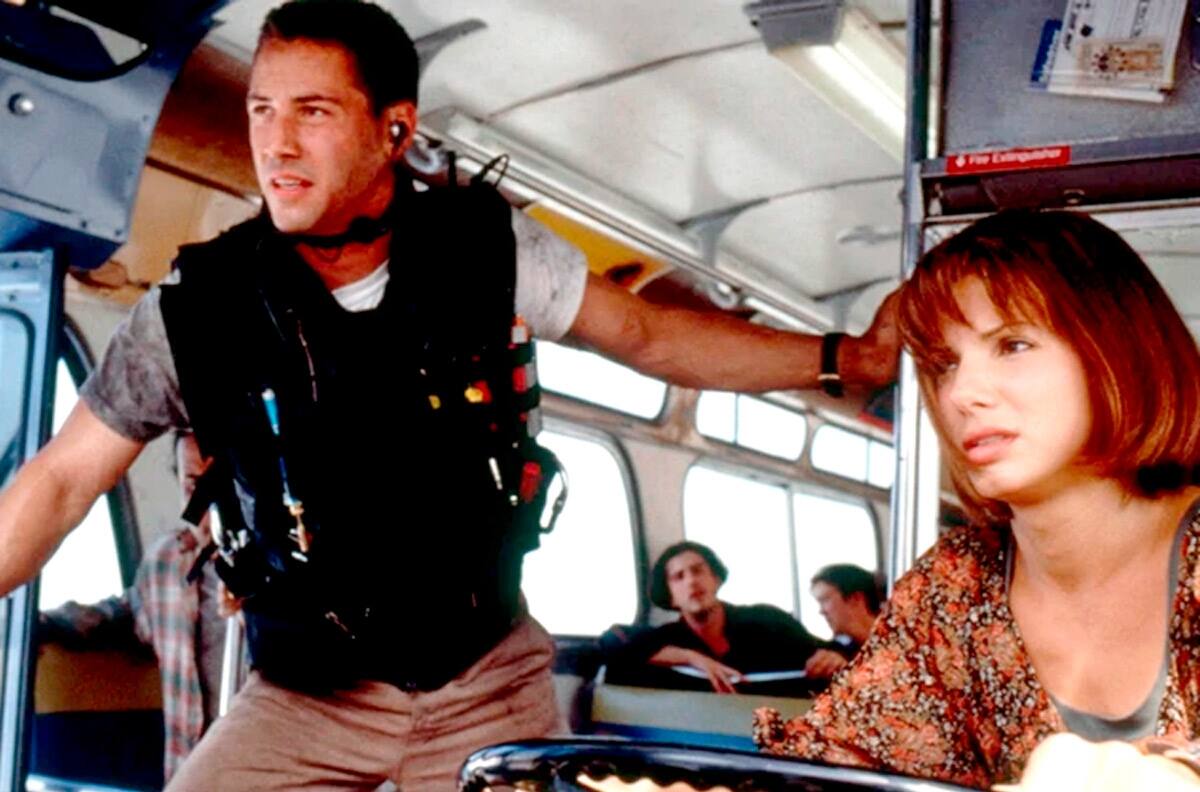 Sandra Bullock bromea sobre su amistad con Keanu Reeves: "Limpio su casa cada semana"