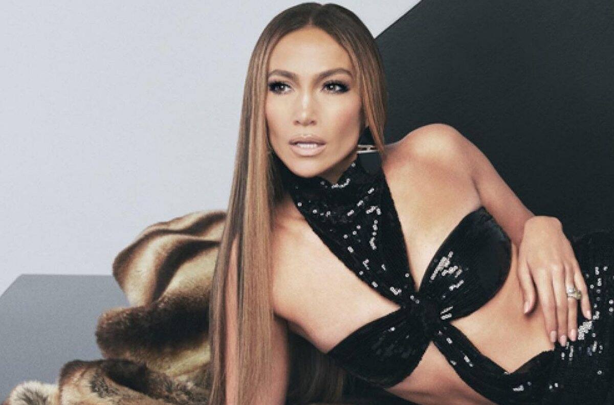 Met Gala 2023: Jennifer Lopez luce un vestido elegante y sensual