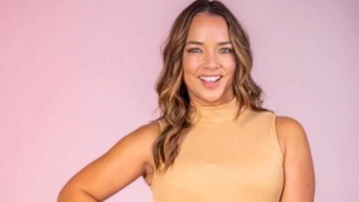 Adamari López enciende con su figura la portada de revista fitness