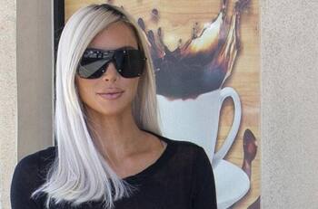 Kim Kardashian deslumbra con look de Marylin Monroe