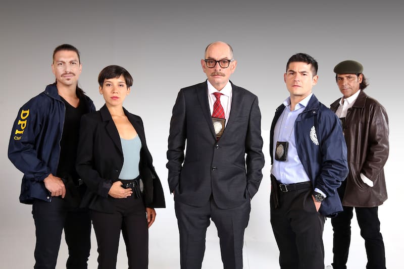 Juan Falcón, Claudio Castellón y Giannina Fruttero son algunos de los actores que componene el grupo de policías de la nueva nocturna de Canal 13.