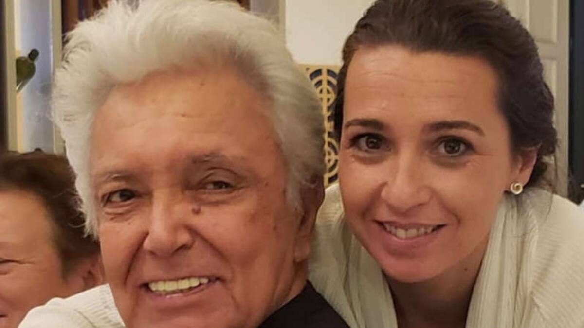 Alberto Vázquez se casa a los 81 años con mujer 43 años más joven
