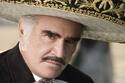 Vicente Fernández: ¿Quién fue la joven y misteriosa mujer que besó en la boca en 2018?