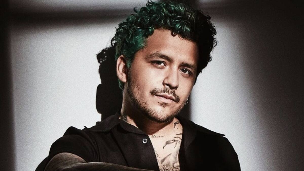 Christian Nodal: Ferrari del cantante quedó destrozado tras accidente
