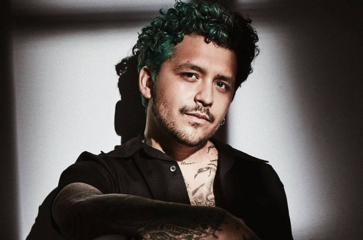 Christian Nodal: Ferrari del cantante quedó destrozado tras accidente