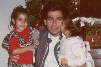 Kim y Kourtney recordaron a Robert Kardashian, su difunto padre, con fotos familiares
