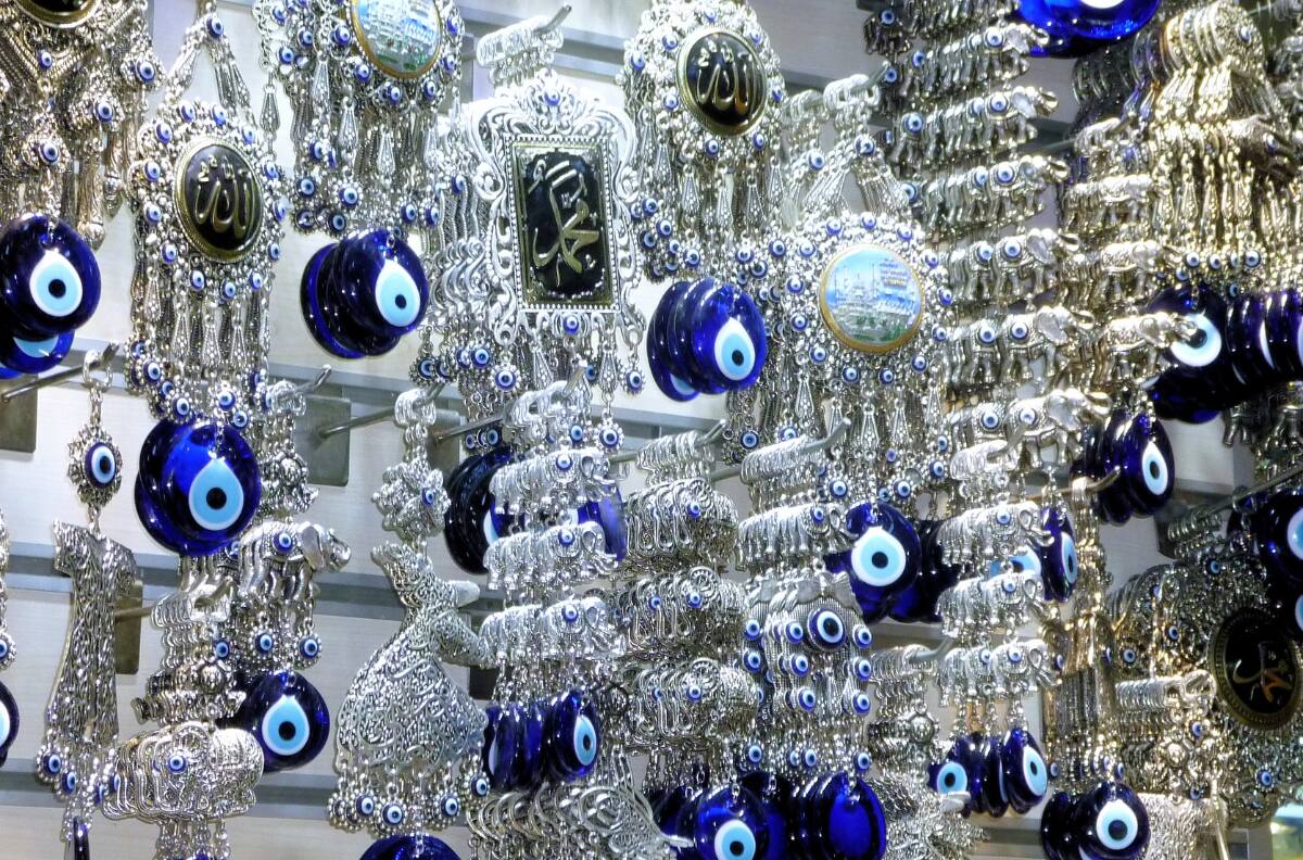 Conoce los 5 amuletos que te ayudarán a protegerte del mal de ojos
