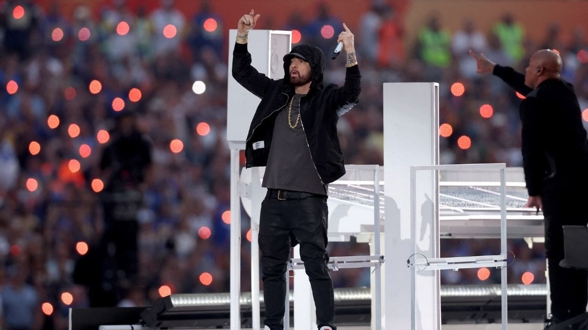 Super Bowl 2022: ¿Qué significa que Eminem se haya arrodillado durante el Half Time?
