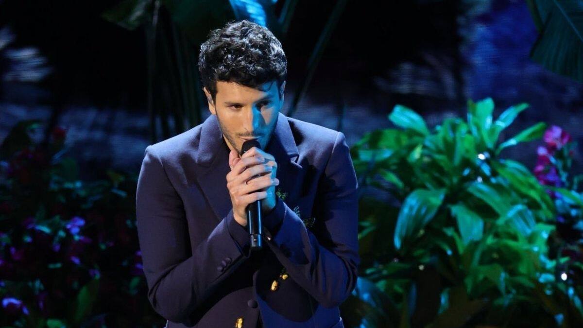 De Colombia a los Oscars: Así fue la presentación de Sebastián Yatra con "Dos Oruguitas"