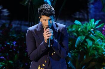 De Colombia a los Oscars: Así fue la presentación de Sebastián Yatra con "Dos Oruguitas"