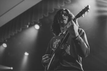 Estos 5 músicos habrían hecho un pacto con el diablo a cambio de su éxito