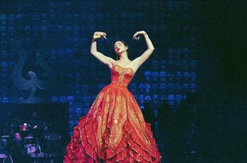 Ángela Aguilar dará concierto en el Zócalo de CDMX para cerrar el desfile de Día de Muertos