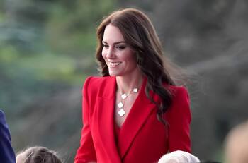 Kate Middleton, luce vestido rosa que 'comparte' con su madre