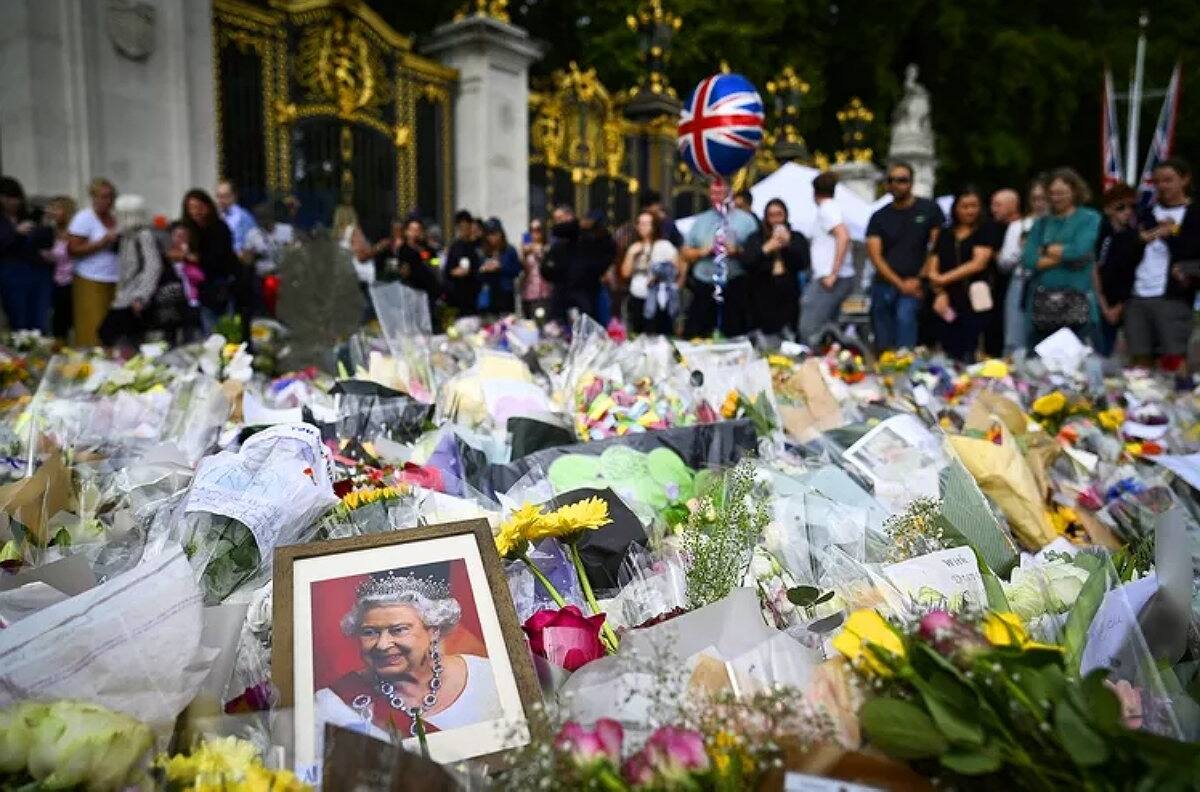 Reina Isabel: Esto sucederá con las ofrendas florales que se llevaron los británicos a Royal Parks