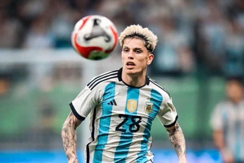 El delantero argentino no dio pelota por perdida en el triunfo frente a Indonesia