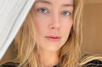 Amber Heard acusó a Johnny Depp de agredirla en un avión por celos hacia James Franco