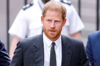 Aseguran que el príncipe Harry se enteró de la enfermedad del rey Carlos III por la prensa