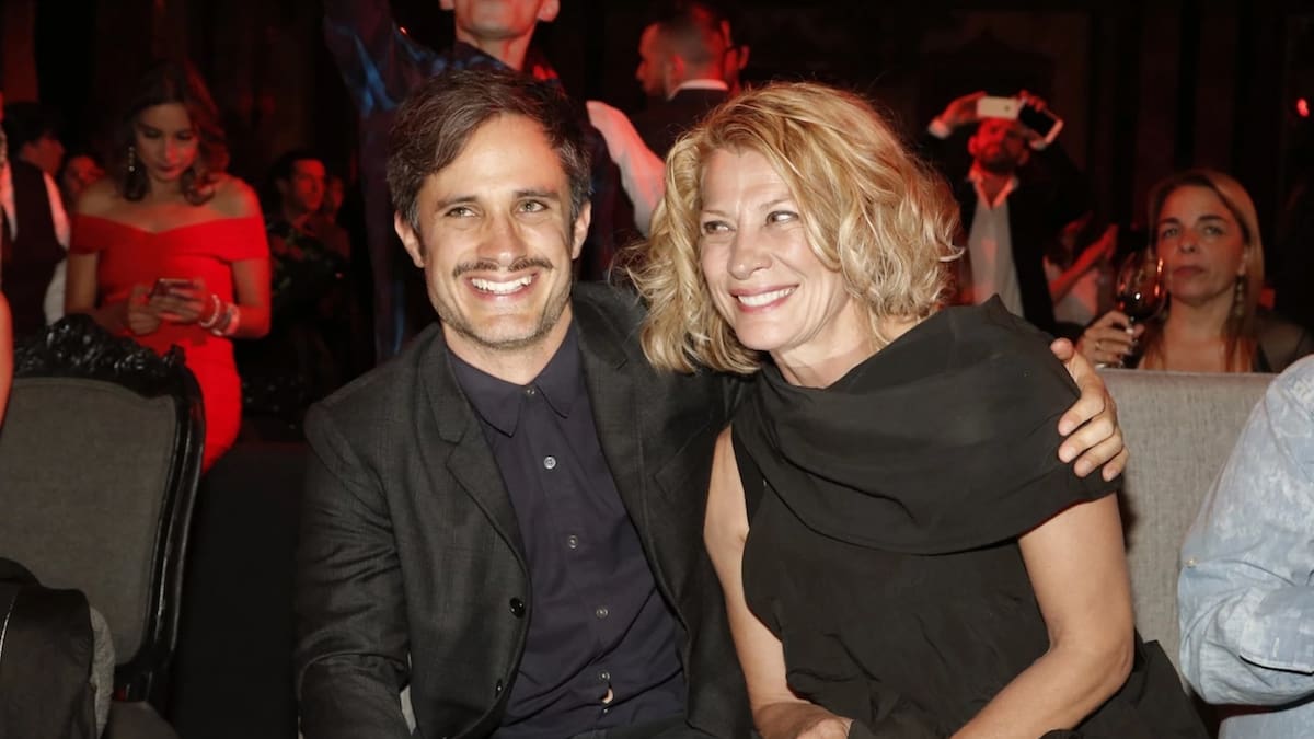 Madre de Gael García Bernal se alista para recibir a su tercer nieto