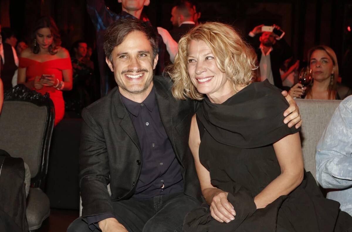 Madre de Gael García Bernal se alista para recibir a su tercer nieto