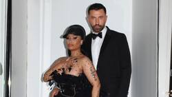 Nicki Minaj luchó para no mostrar de más y encaró a periodista en la MET Gala