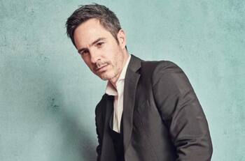 Mauricio Ochmann y su hija  pasan  vacaciones en España
