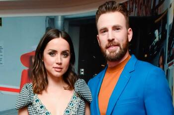 Chris Evans presume en entrevista que Ana de Armas le enseñó a hablar “poquito” español