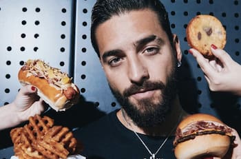 Maluma: Dónde ir a comer los perros calientes y las hamburguesas de su restaurante “Dembow”