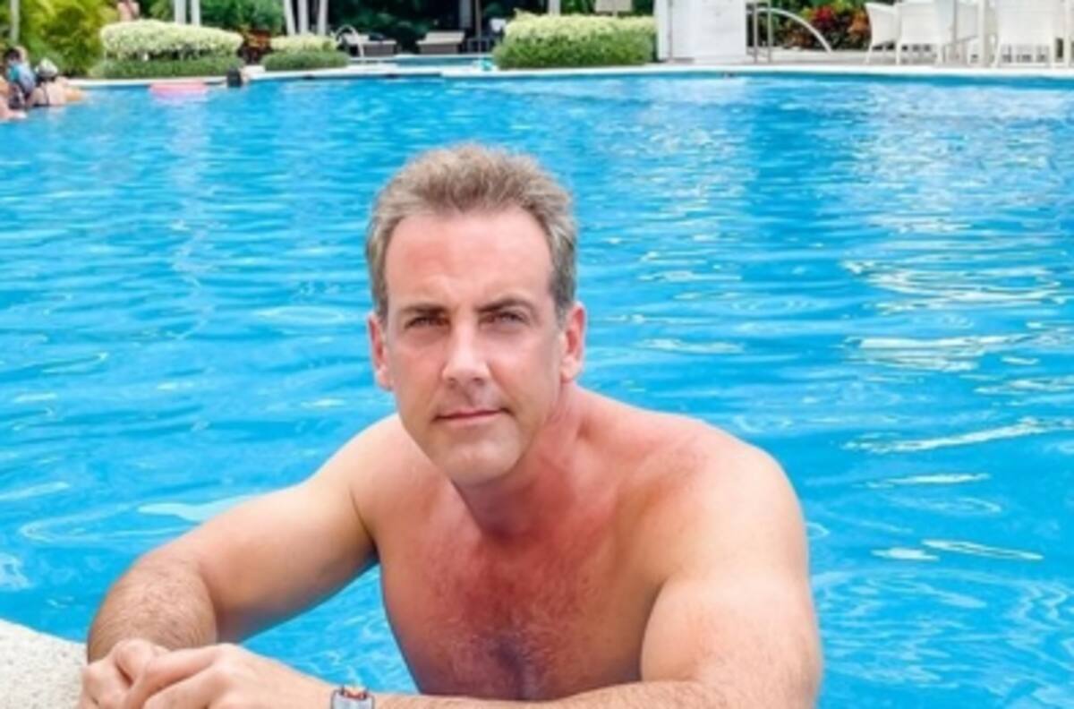 Carlos Ponce tiene un doble pero mucho más joven