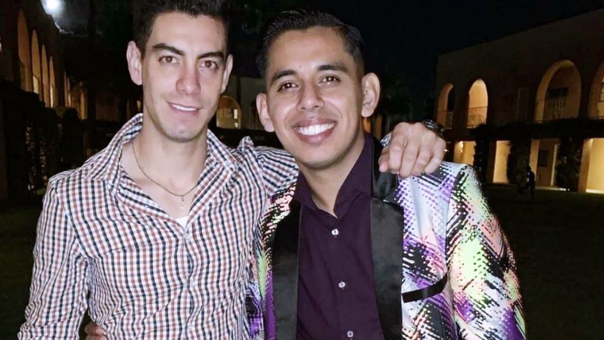 Jhonny Caz de Grupo Firme y su novio Jonathan Bencomo presumen su amor en romántico viaje