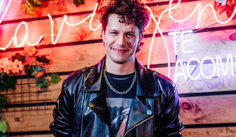 es un actor chileno que hizo su debut a los pocos años de edad en televisión.