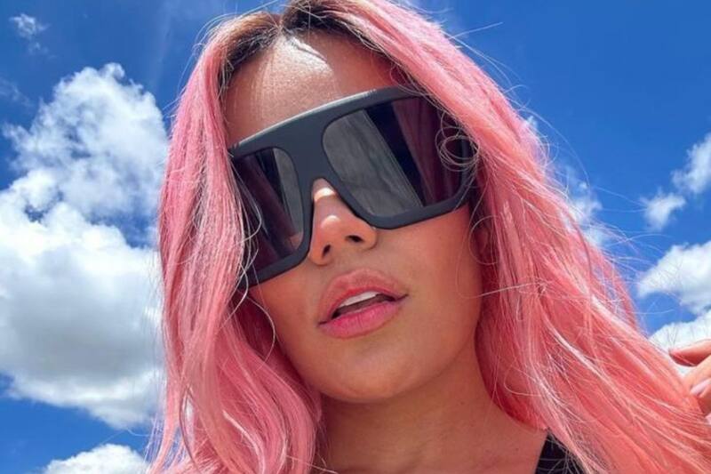 karol G es reconocida por la selección femenina de Colombia