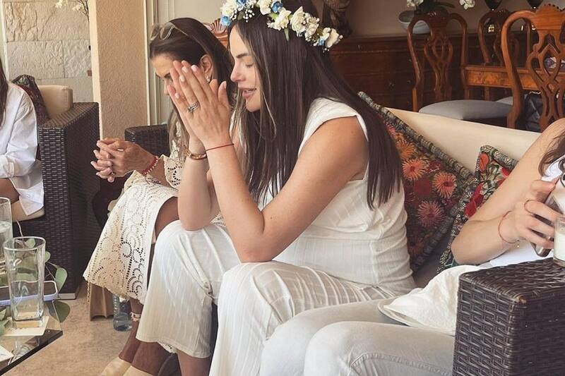 Ximena Navarrete La modelo hizo una ceremonia muy especial a unos días de darle la bienvenida a su segundo hijo. - Créditos: Instagram