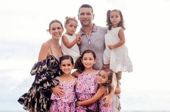 Jacky Bracamontes celebra los tres años de sus gemelas con fiesta de "Frozen"