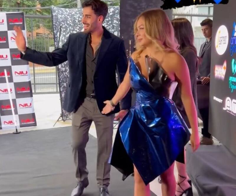 Jorge Aldoney y Skarleth Labra llegaron con sus mejores tenidas. Créditos: Instagram