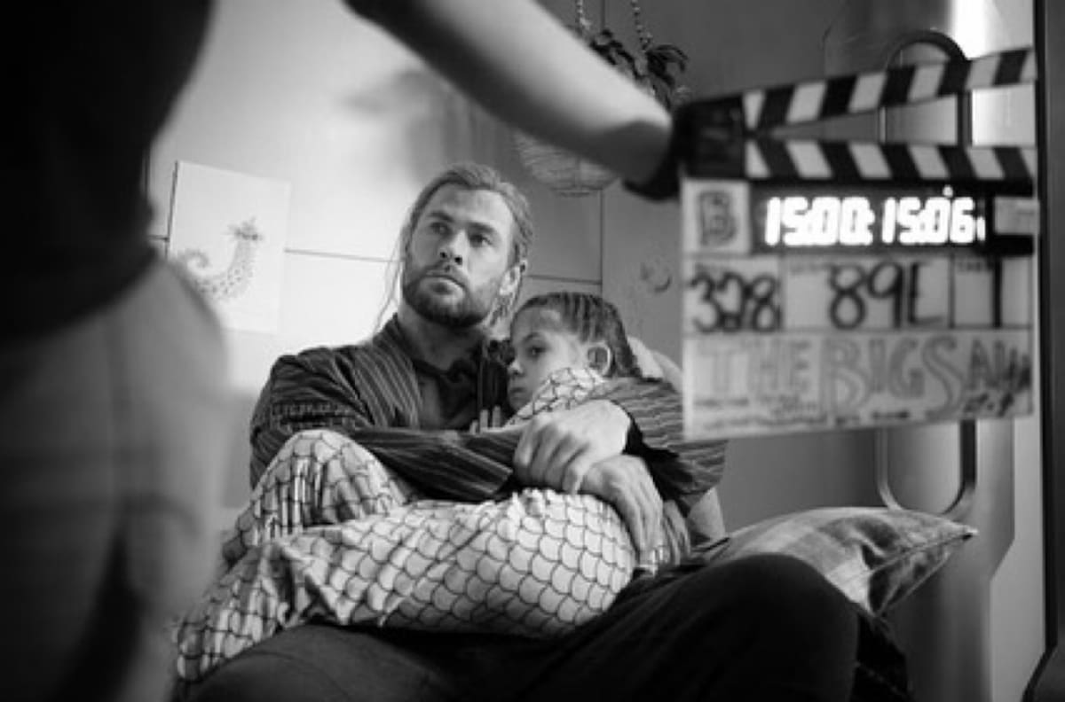Chris Hemsworth cuenta cómo fue trabajar con su hija y de su papel clave (alerta de spoilers)