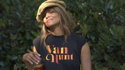 Halle Berry presume cuerpazo en revelador outfit a los 55 años