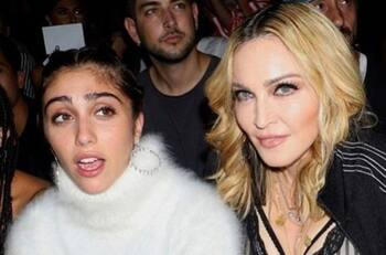 (FOTOS) Hija de Madonna muestra sus axilas sin depilar en la MET Gala