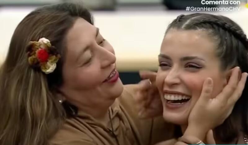 La bailarina intentó comunicarse con la oriunda de Chiloé pero no hubo respuesta.