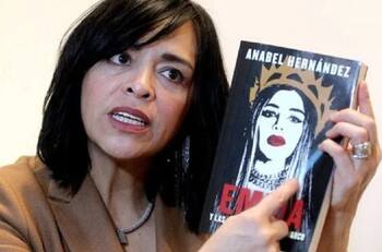 ¿Anabel Hernández adaptaría "Emma y las otras señoras del narco" en una serie?