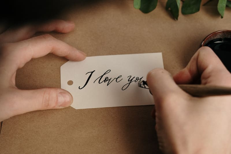 Astrología ¿Cómo decirles "te amo" a cada uno de los signos zodiacales? - Créditos: Pexels