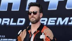 Chris Evans da el último adiós a su icónico Iphone