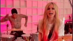 Avril Lavigne vuelve a la música con colaboración junto a Travis Barker