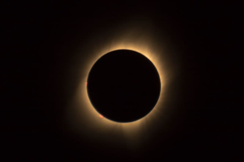 Temporada de eclipses Averigua aquí qué significa que el eclipse que se dará entre el 19 y 20 de abril sea híbrido. - Créditos: Pexels