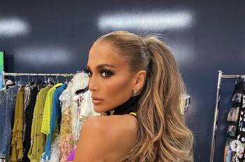 Los cuatro pasos de belleza que hacen de JLo una mujer radiante
