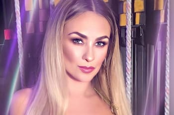 Aracely Arámbula se robó todas las miradas con este escotado vestido en “La madrastra”