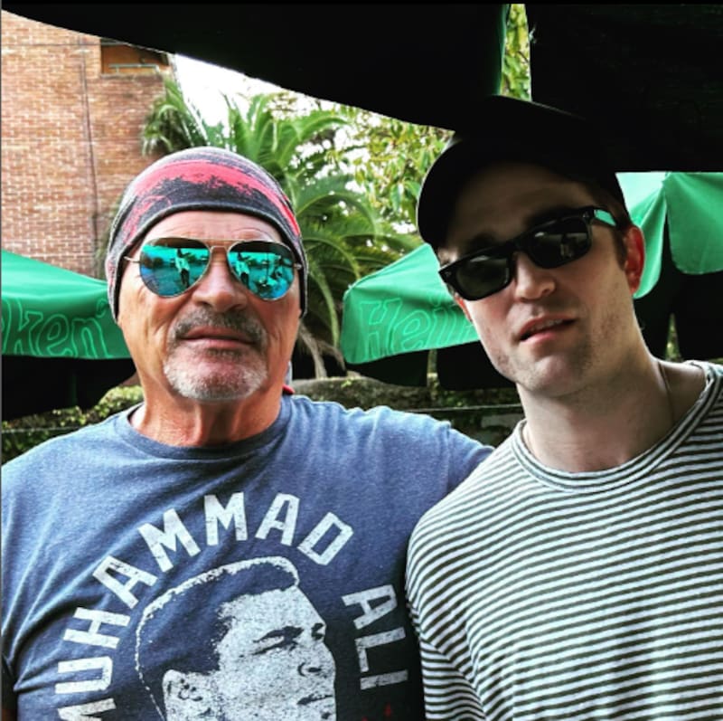 Robert Pattinson junto a Walter Santiago, "Alfa" de Gran Hermano Argentina